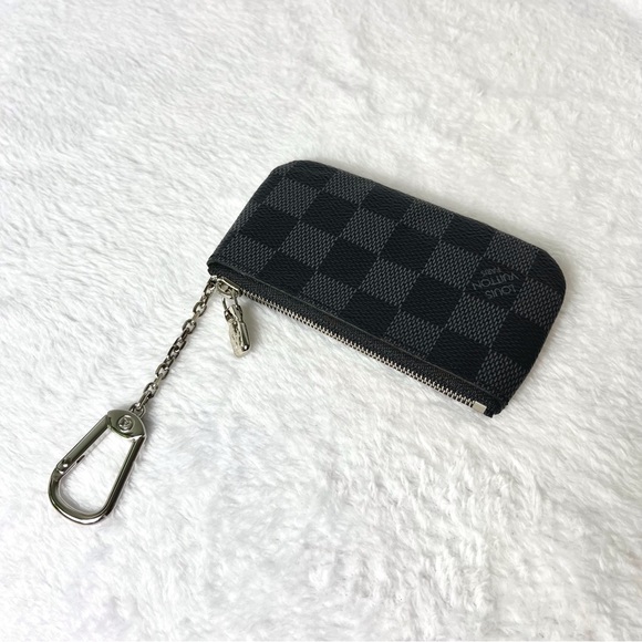 COPY - Louis Vuitton key pouch Used Gently - Picture 6 of 14
